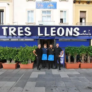 Hotel Tres Leones **